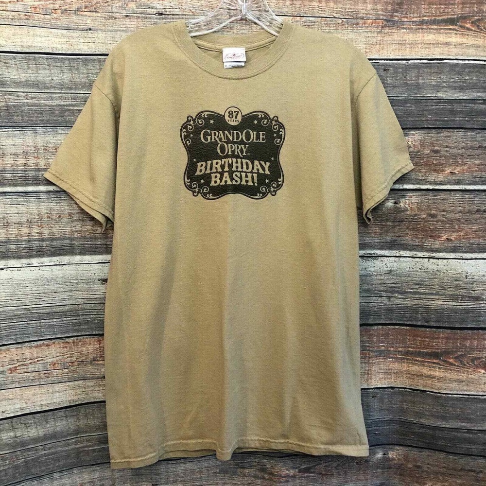 Grand Ole Opry Unisex Medium Beige Birthday Bash Graphic Tee